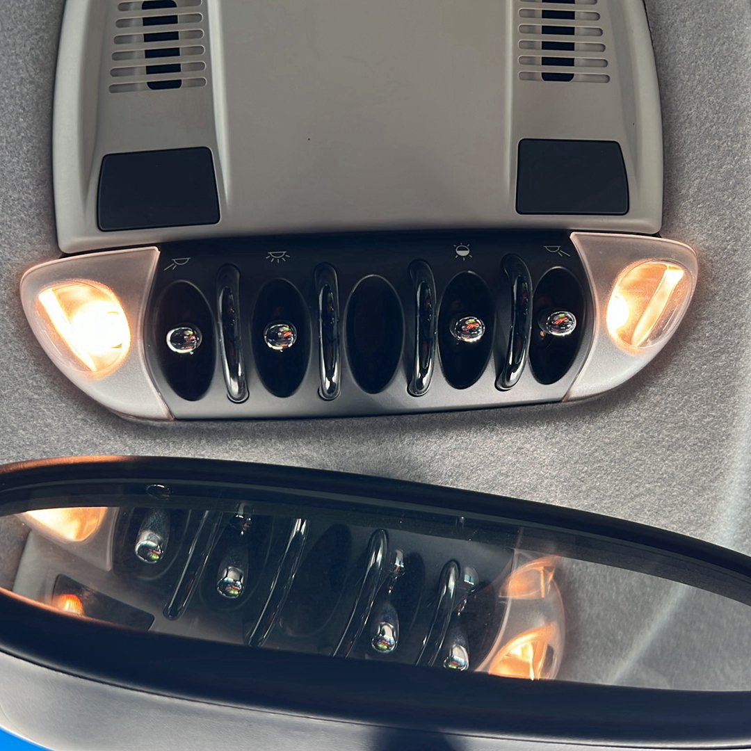 2008-2014 MINI Cooper R55 WMWML320X0TM93432 - Interior Light PN: