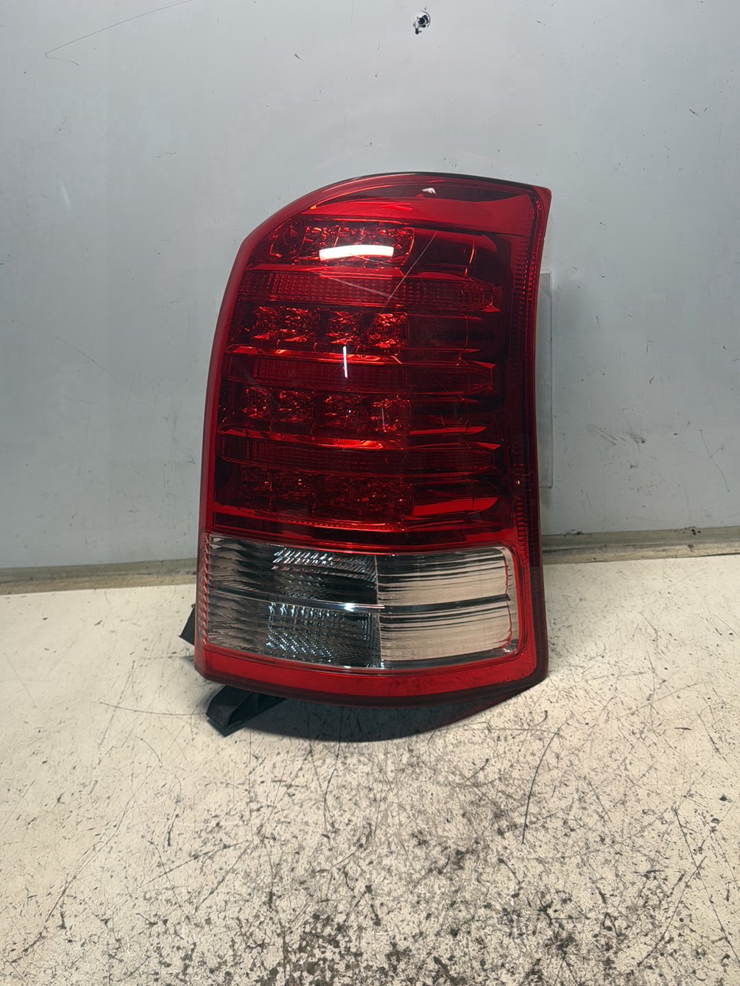2005-2008 Toyota Wish E10 - Right Taillight PN: 68 14