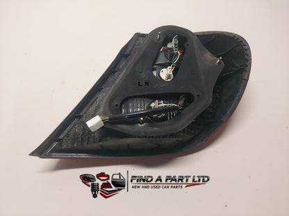 2004 Toyota Camry XV30 - Left Taillight PN: 22016320