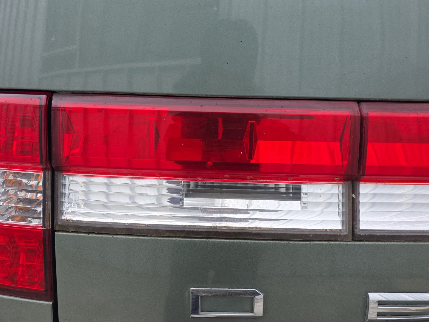 2007 Mitsubishi Delica CV5W - Left Tailgate Light PN: 1143-231L