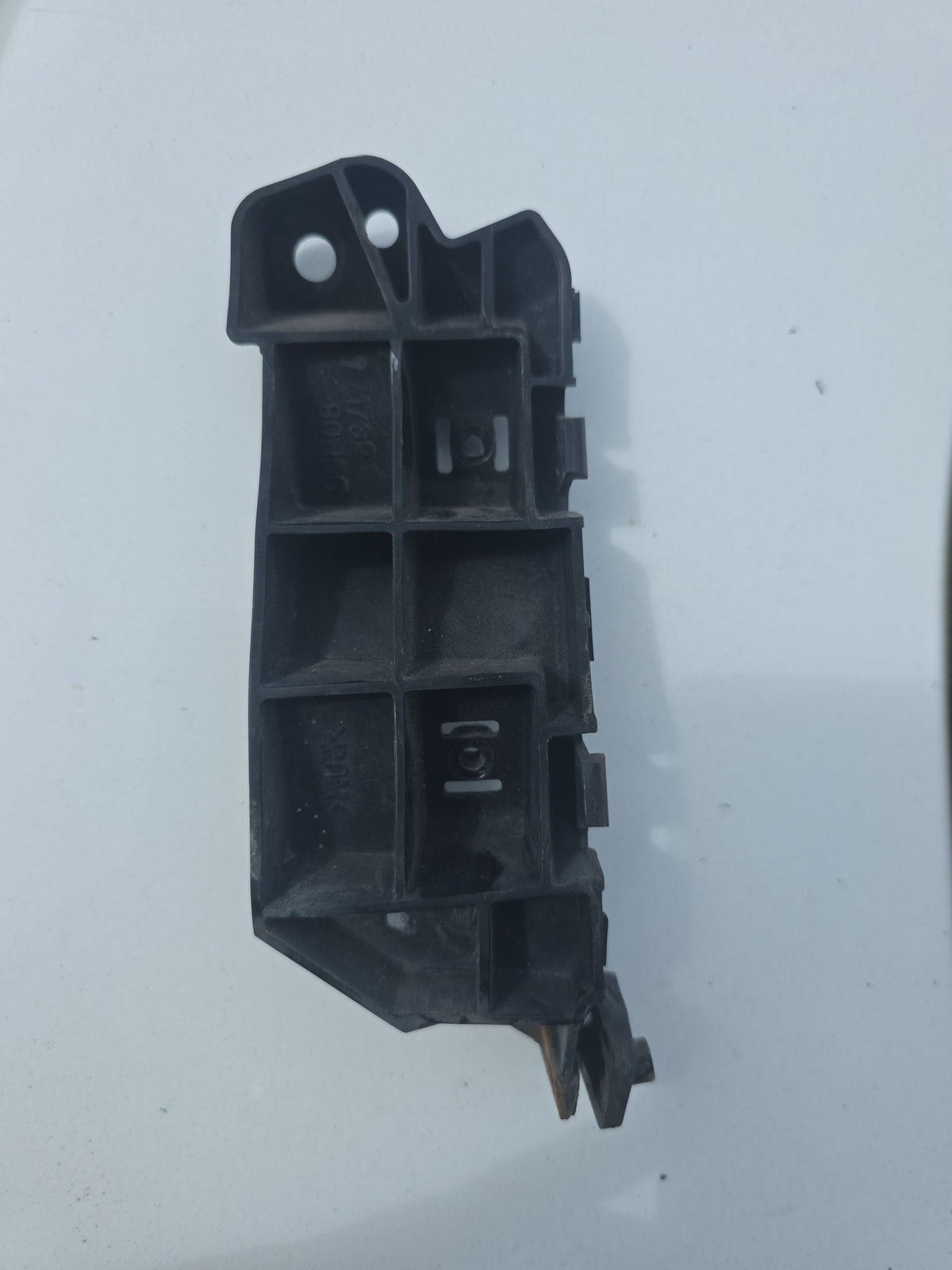 2006 Suzuki SX4 YA11S - Left Front Bumper Retainer PN: 71732-80J00