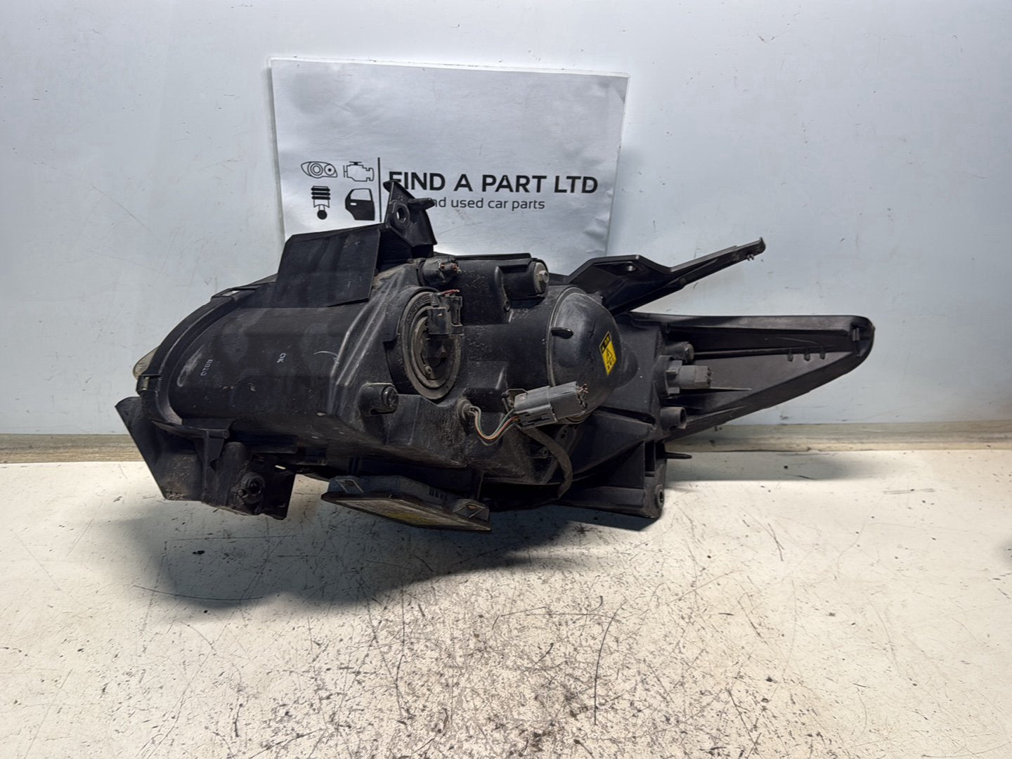 1999-2006 Mazda MPV LW- Right Headlight PN: 3811