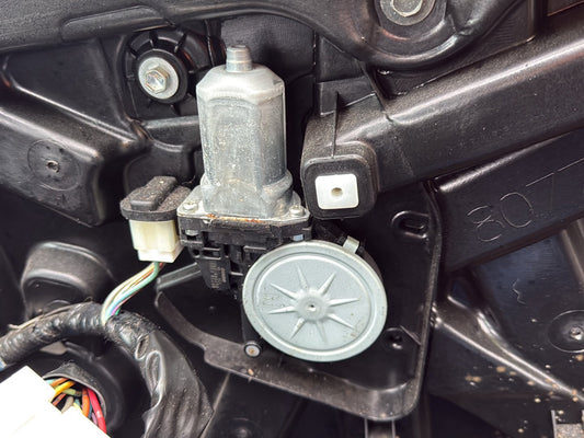 2007-2013 Nissan X-Trail T31- Right Front Window Regulator/Motor PN: