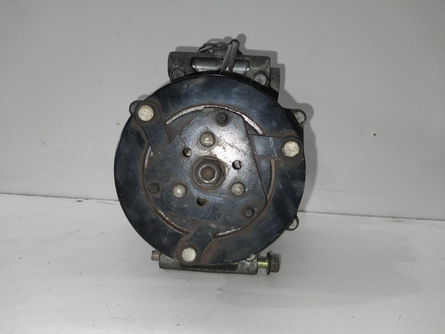 Nov 2006 to Jun 2008- Mitsubishi Outlander ZG 2.4L- A/C Compressor
