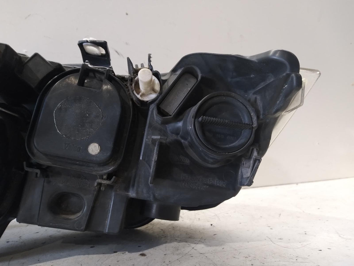 2010 BMW 3 SERIES- Right Headlight PN: