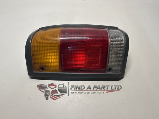 1992 Mazda B2000 - Right Taillight PN: 220-61471