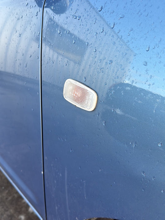 2004-2009 Toyota Prius- Right Indicator PN: