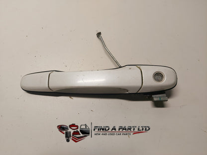 2005 Toyota Estima R30 - Right Front Exterior Door Handle PN: