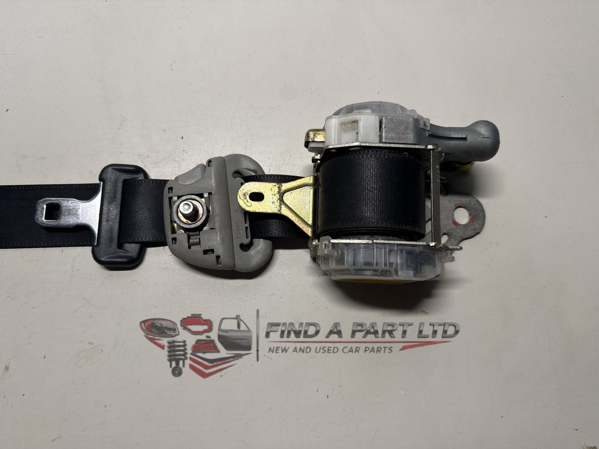 2004 Toyota Corolla E120 - Left Front Seat Belt PN: 7L8150-P