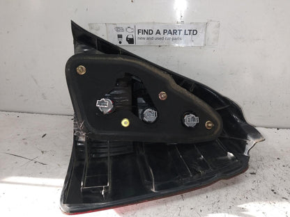 Apr 2000 to Jan 2002 - Honda Odyssey RA - Left Taillight - Orange Flasher Type