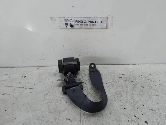 Nov 2006 to Sep 2009 - Mitsubishi Outlander ZG - Right Rear Centre Seat Belt - Mid