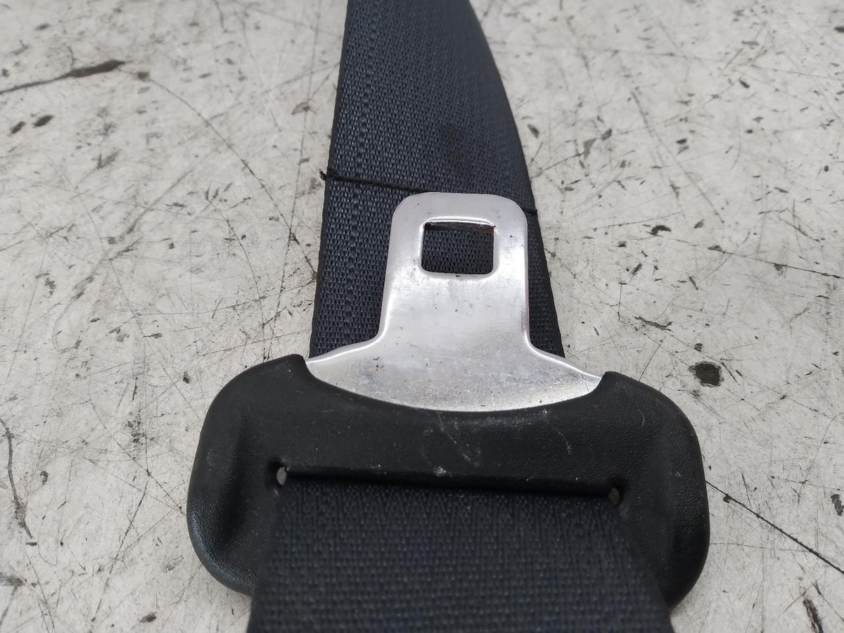 Nov 2006 to Sep 2009 - Mitsubishi Outlander ZG - Right Rear Centre Seat Belt - Mid