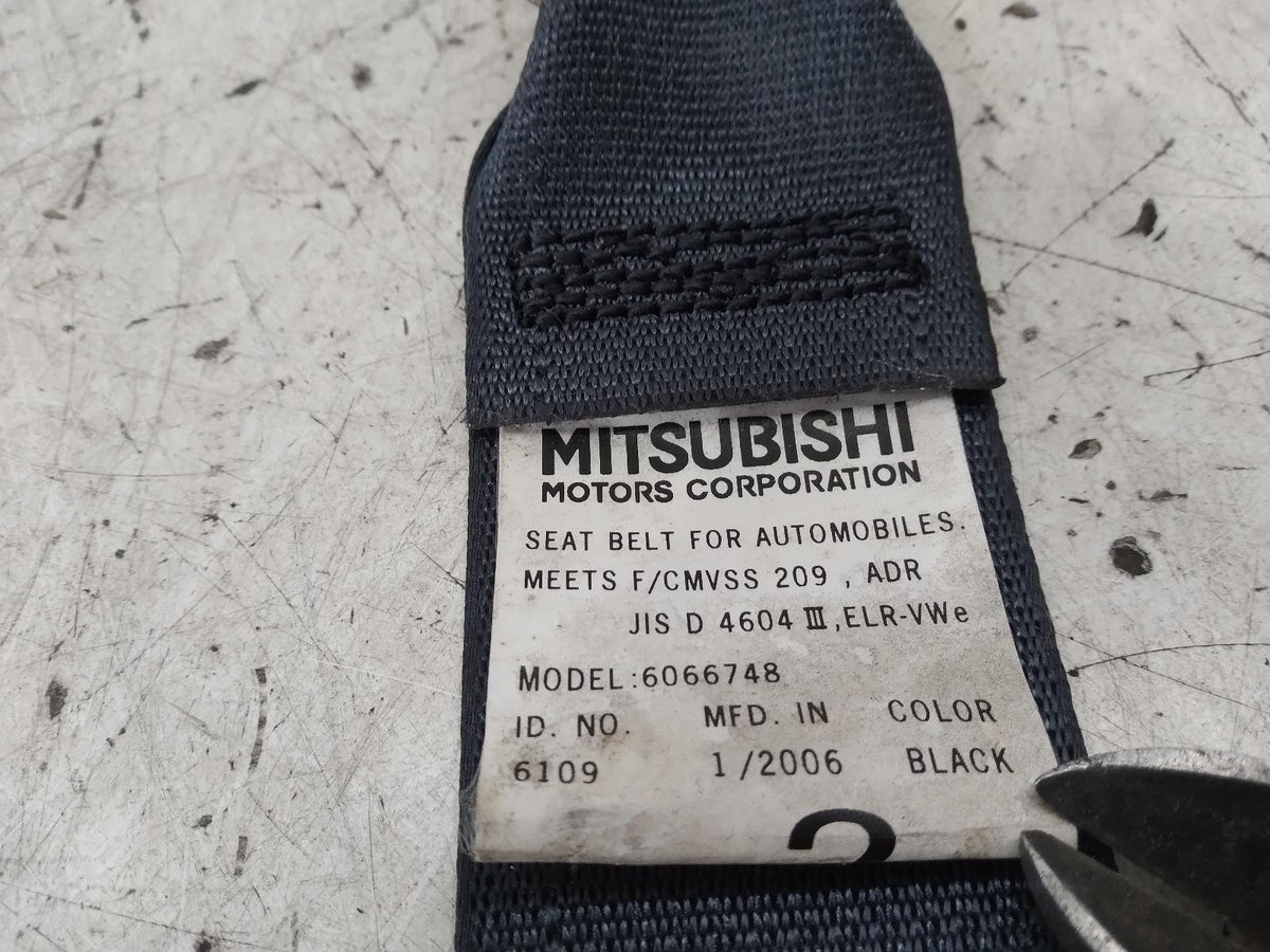Nov 2006 to Sep 2009 - Mitsubishi Outlander ZG - Right Rear Centre Seat Belt - Mid