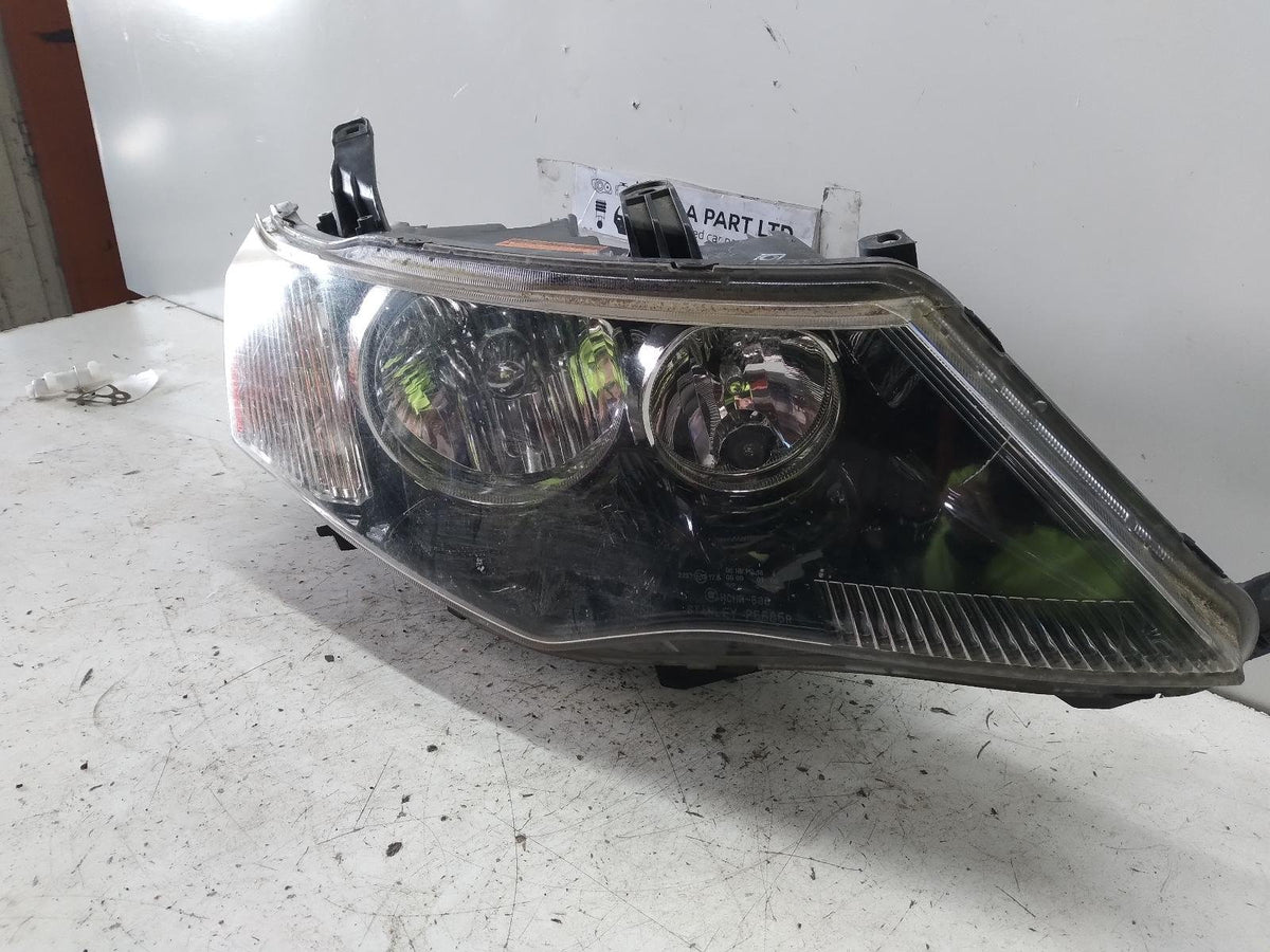 Nov 2006 to Oct 2007 - Mitsubishi Outlander ZG - Right Headlight - Xenon Type