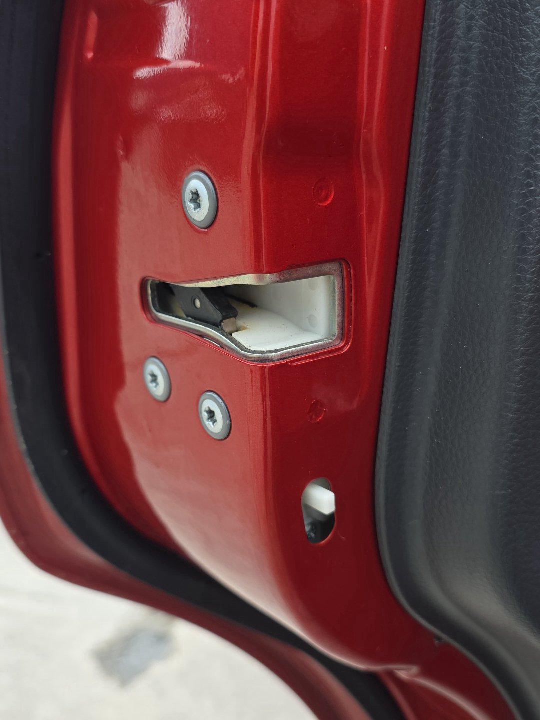 2006-2012 Suzuki SX4 YA11S - Left Rear Lock Mechanism PN: