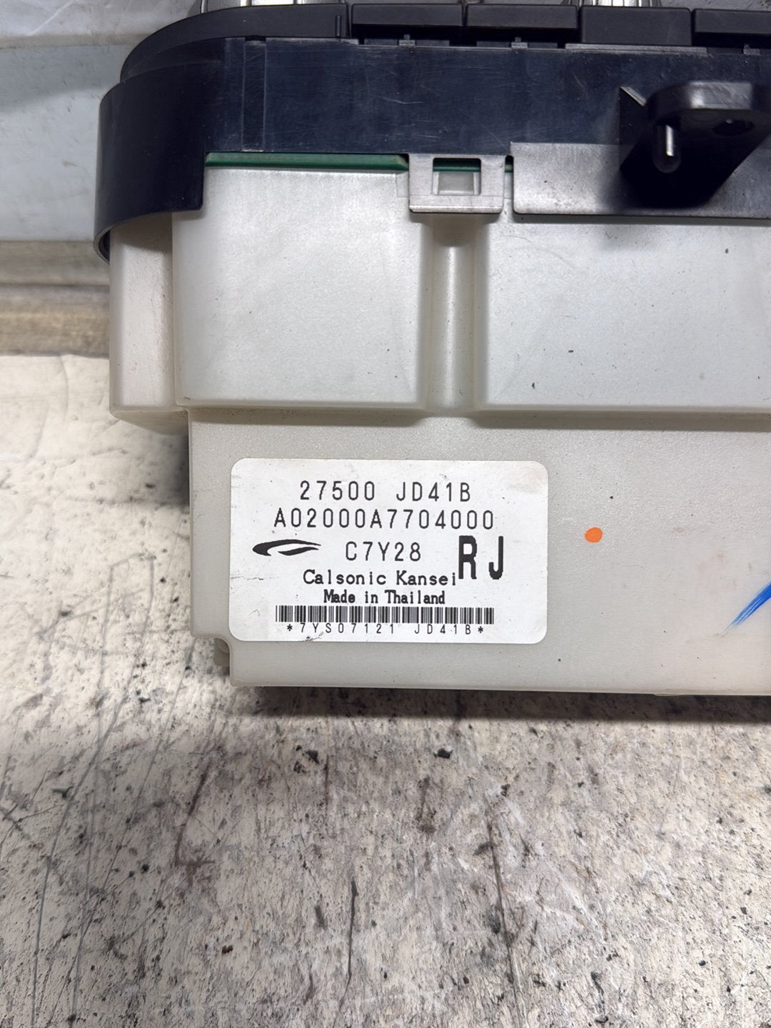 2007-2009 Nissan Dualis J10 - Heater/AC Controls PN: 27500 JD41B