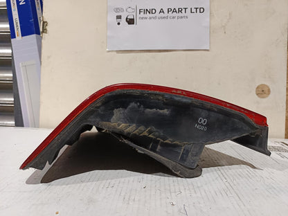 Apr 2000 to Jan 2002 - Honda Odyssey RA - Left Taillight - Orange Flasher Type