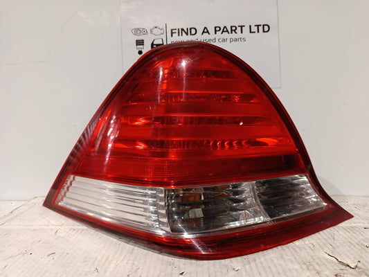 Jul 2004 to Jun 2006 - Honda Odyssey RB - Left Taillight - Lens# 3882