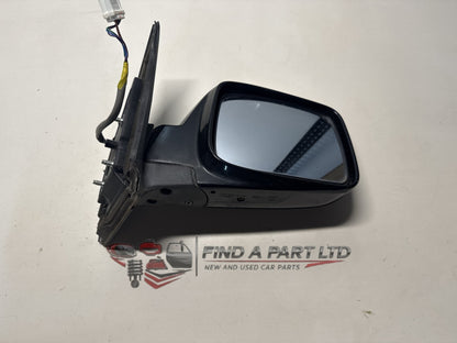 2006 Nissan X-Trail T30 - Right Door Mirror PN: 8282