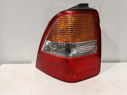 Apr 2000 to Jan 2002 - Honda Odyssey RA - Right Taillight - Orange Flasher Type
