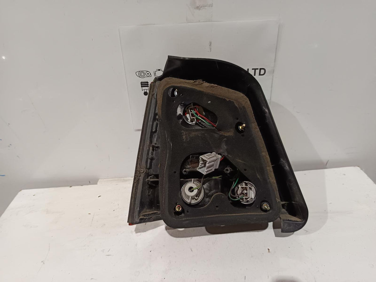 Jan 1998 to Mar 2000 - Honda Odyssey RA - Right Taillight