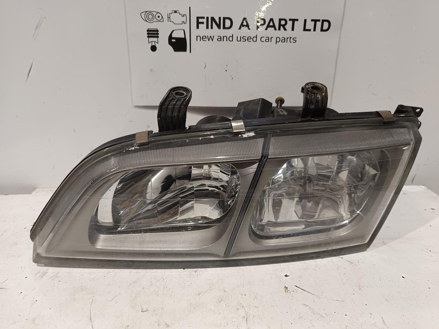 1998-2002 Nissan Primera P11- Left Headlight PN: 1574