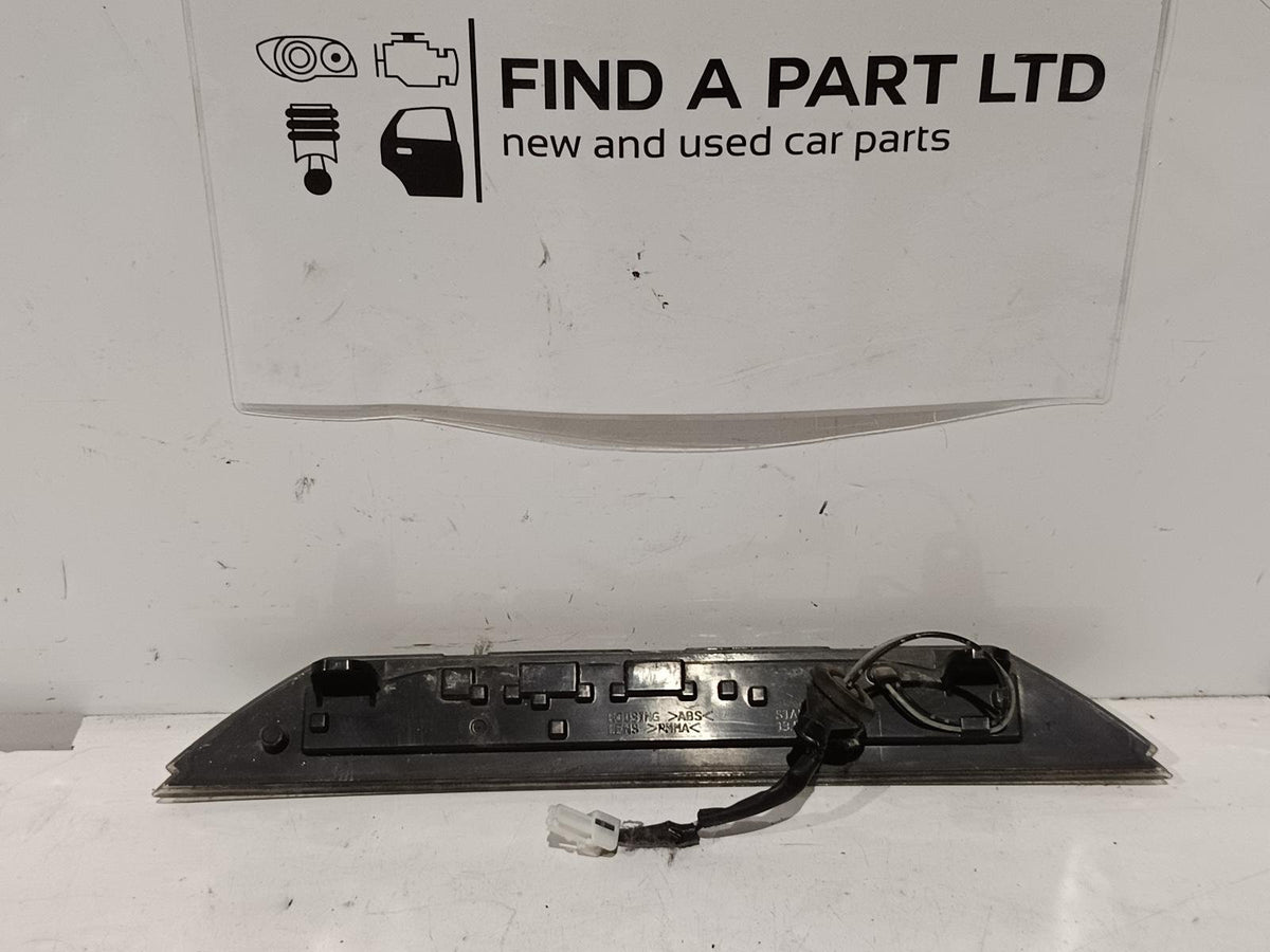 Nov 2006 to Sep 2009 - Mitsubishi Outlander ZG - High Level Stoplight
