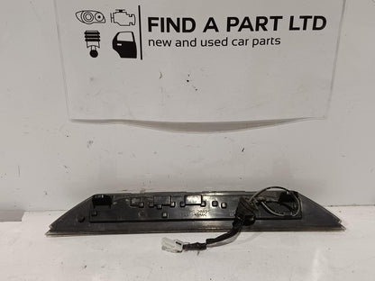 Nov 2006 to Sep 2009 - Mitsubishi Outlander ZG - High Level Stoplight