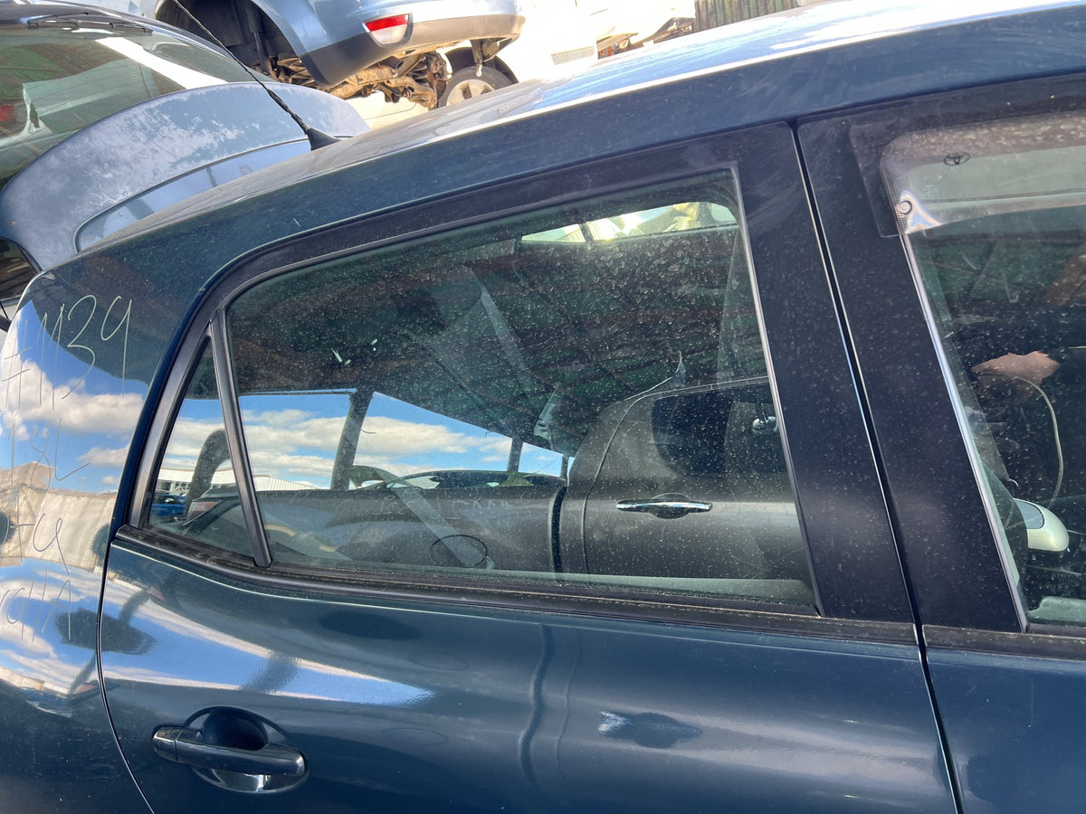 2009 Toyota Corolla JTNKU56E00109575 - Left Rear Door Window PN: M2H3