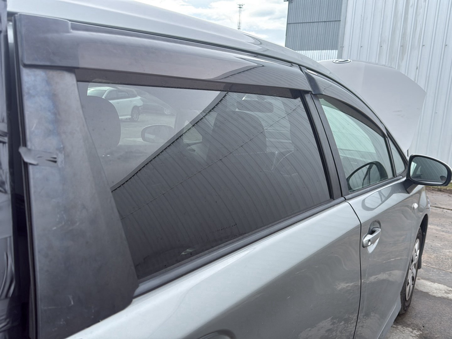 2009-2017 Toyota Wish ZGE20 - Right Rear Door Window PN:
