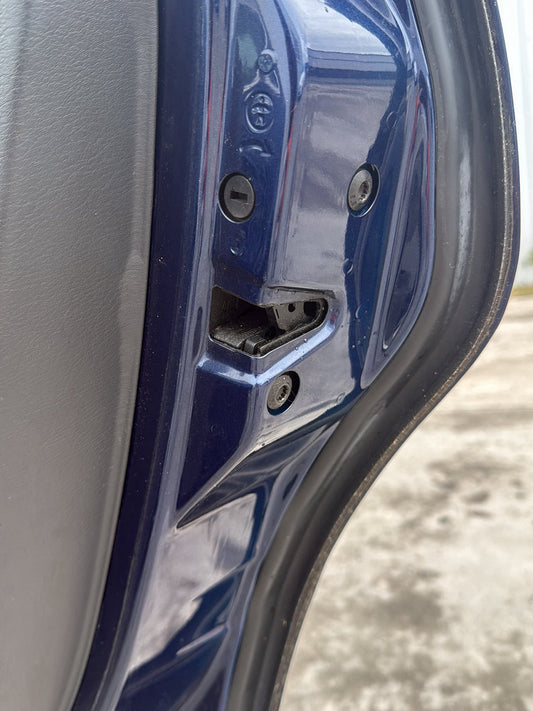 1998-2005 Volkswagen Passat- Right Rear Lock Mechanism PN: