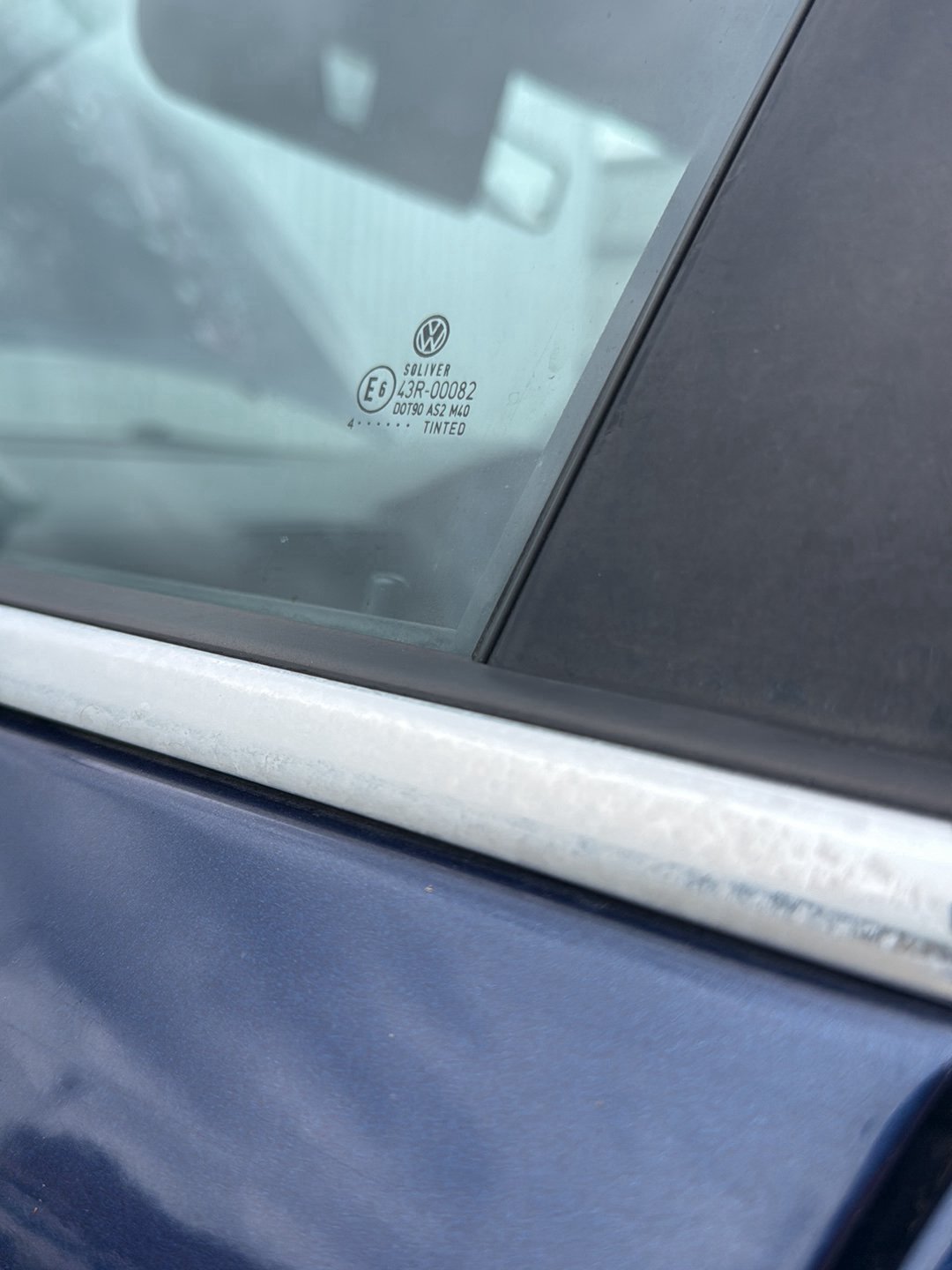 1998-2005 Volkswagen Passat- Left Front Door Window PN: