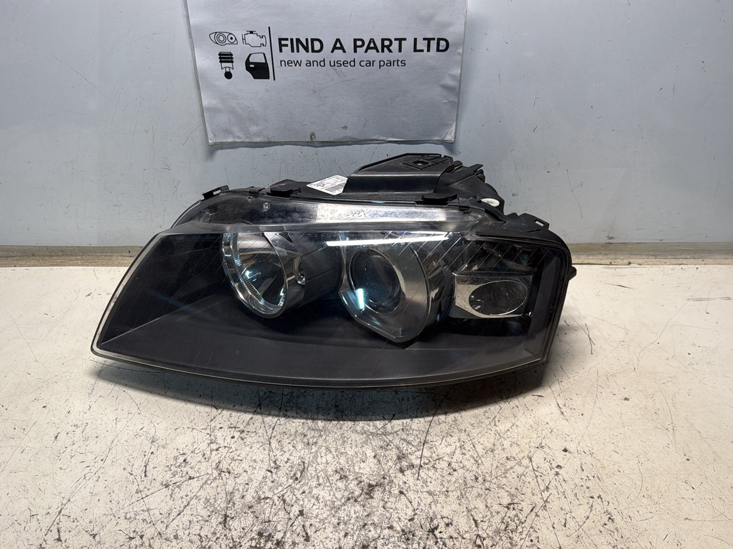 2004-2008 Audi A3- Left Headlight PN: 0 301 206 675