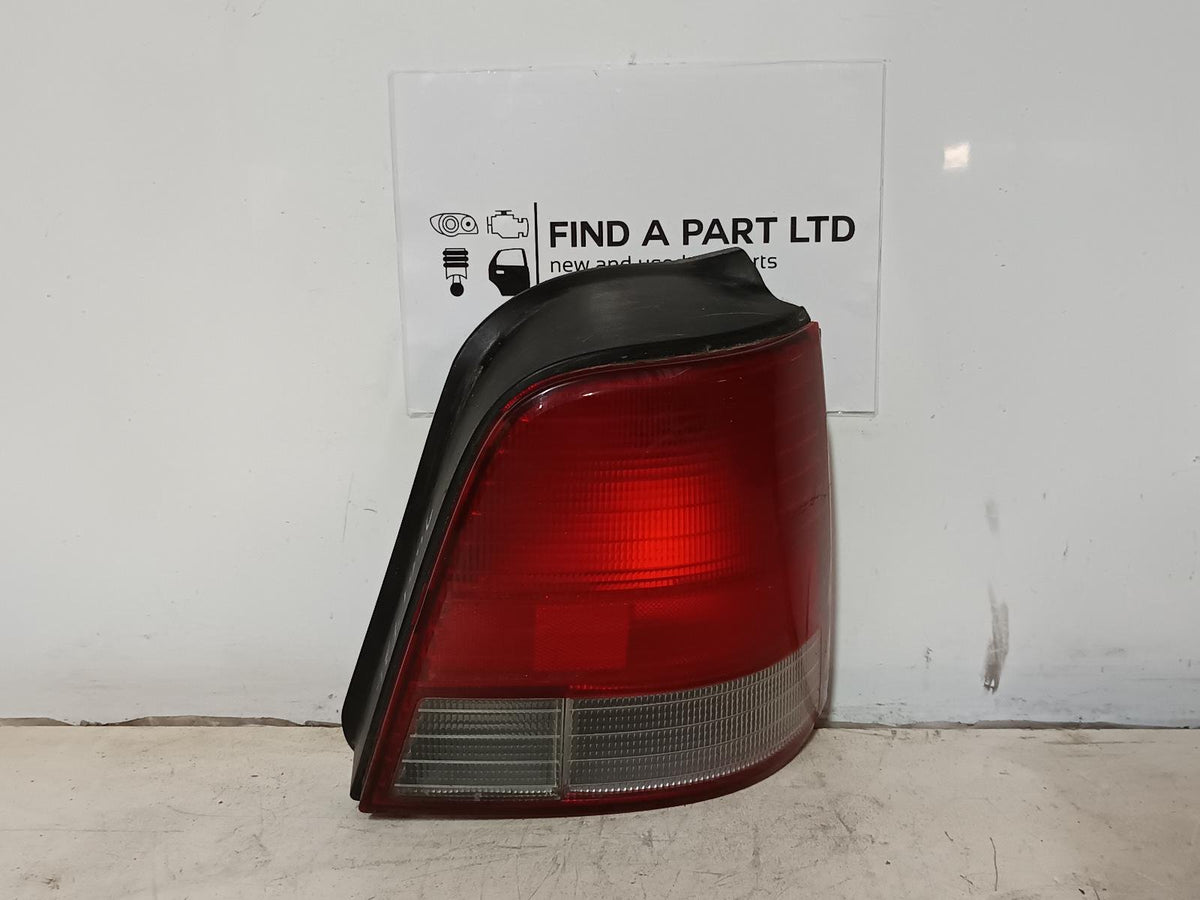 May 1995 to Jan 1998 - Honda Odyssey RA1 - Right Taillight