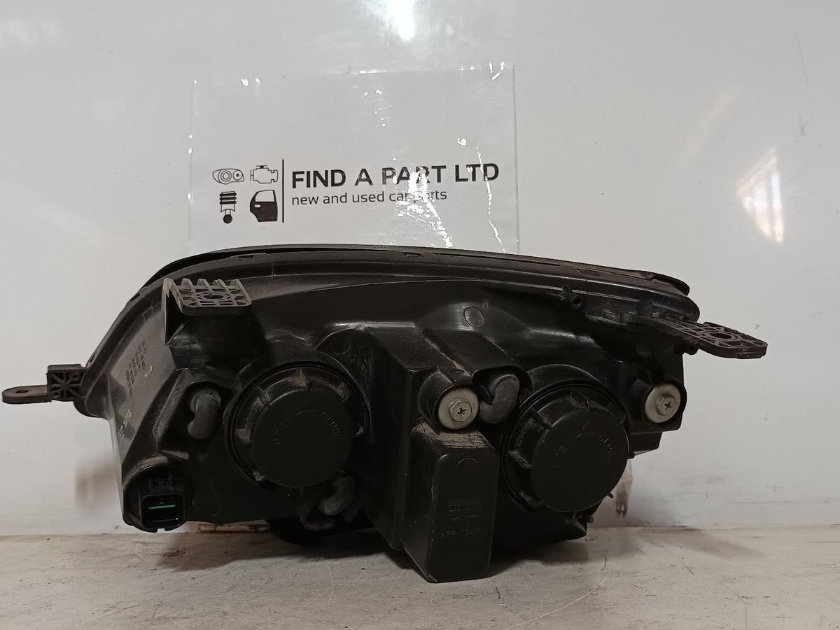 Jul 2008 to Sep 2015 - Holden Captiva/Captiva 5 CG Maxx - Right Headlight - (4Th Vin = D)