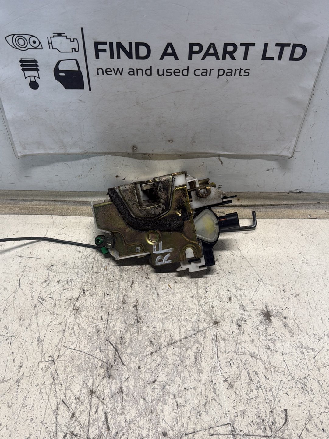 1995-2002 Nissan Primera P11 - Left Front Lock Mechanism PN: