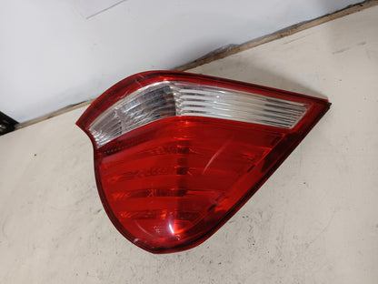 Jul 2004 to Jun 2006 - Honda Odyssey RB - Left Taillight - Lens# 3882