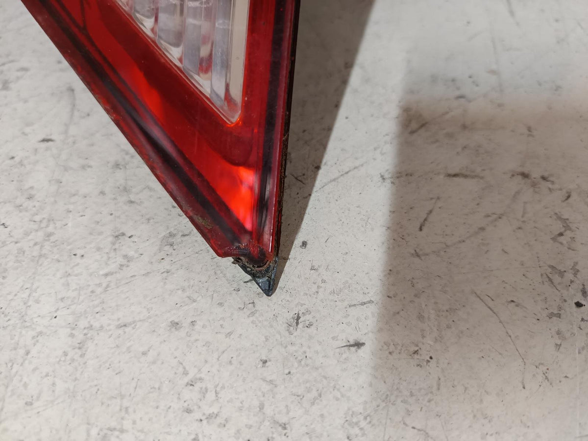 Jul 2004 to Jun 2006 - Honda Odyssey RB - Left Taillight - Lens# 3882