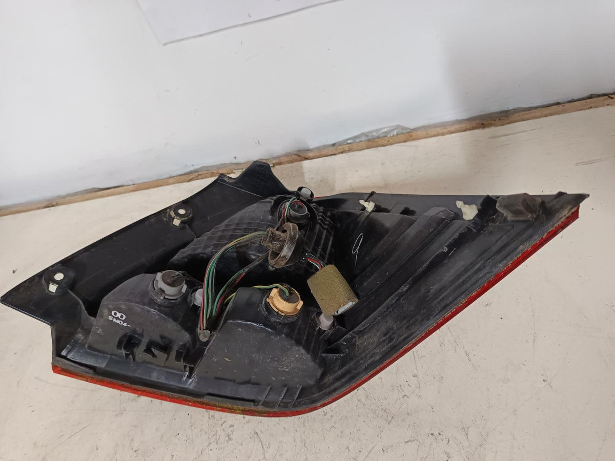 Jul 2004 to Jun 2006 - Honda Odyssey RB - Left Taillight - Lens# 3882