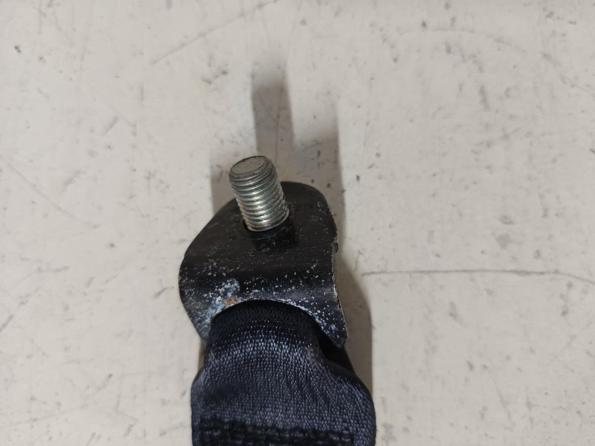Nov 2006 to Sep 2009 - Mitsubishi Outlander ZG - Left Rear Seat Belt - Mid