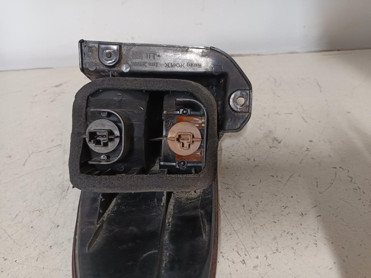 2000 to 2003 - Toyota Estima XR30 XR40 Imported - Left Taillight - Amber/Red, Lens# 28-140