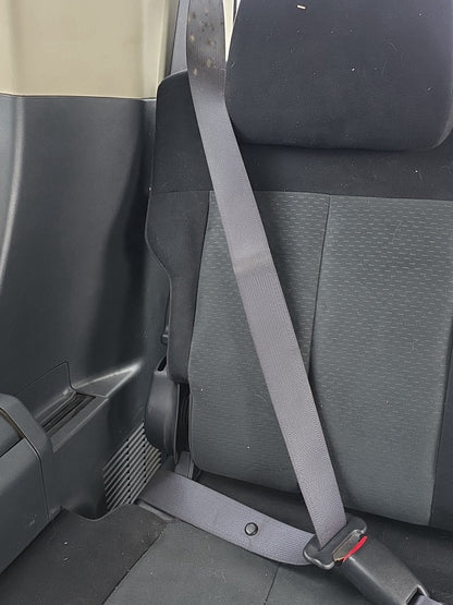 2007 Mitsubishi Delica CV5W - Right Rear Third Row Seat Belt PN: 6080331