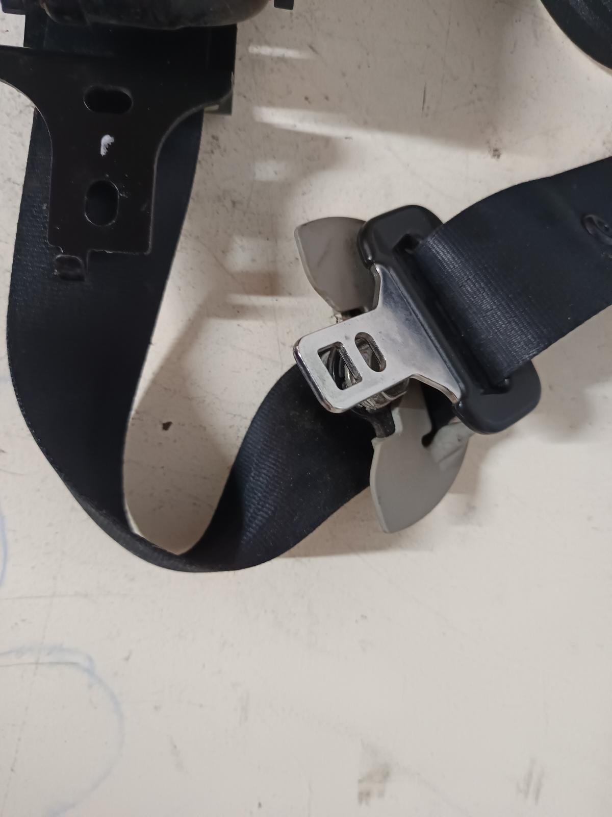 Nov 2006 to Sep 2009 - Mitsubishi Outlander ZG - Left Front Seat Belt
