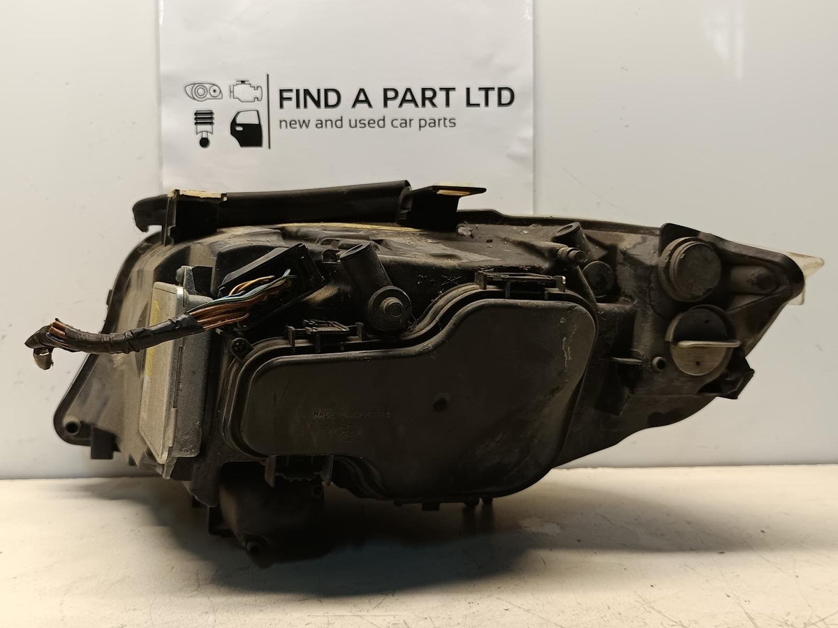 2007 BMW 320i - Right Headlight PN: 63 11-6 942 740.9