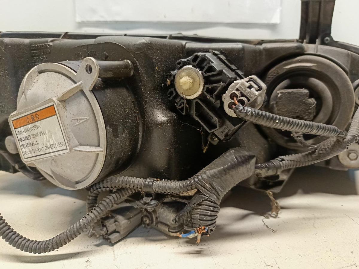 Jun 2005 to Apr 2009 - Ford Focus LS LT - Left Headlight