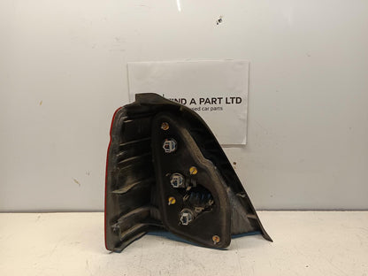 Apr 2000 to Jan 2002 - Honda Odyssey RA - Right Taillight - Orange Flasher Type