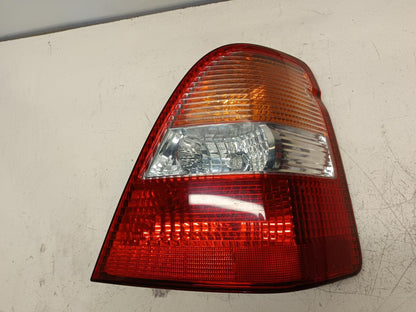 Apr 2000 to Jan 2002 - Honda Odyssey RA - Right Taillight - Orange Flasher Type