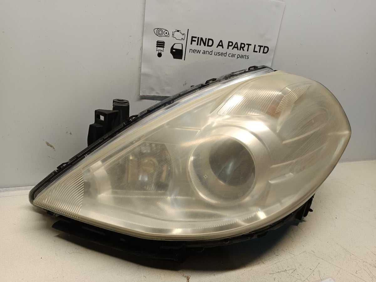 - Left Headlight PN: 7780