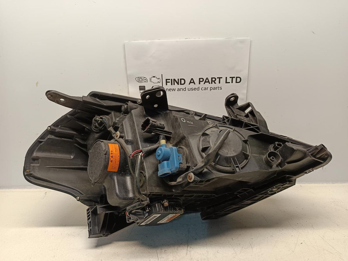 - Left Headlight PN: 7780