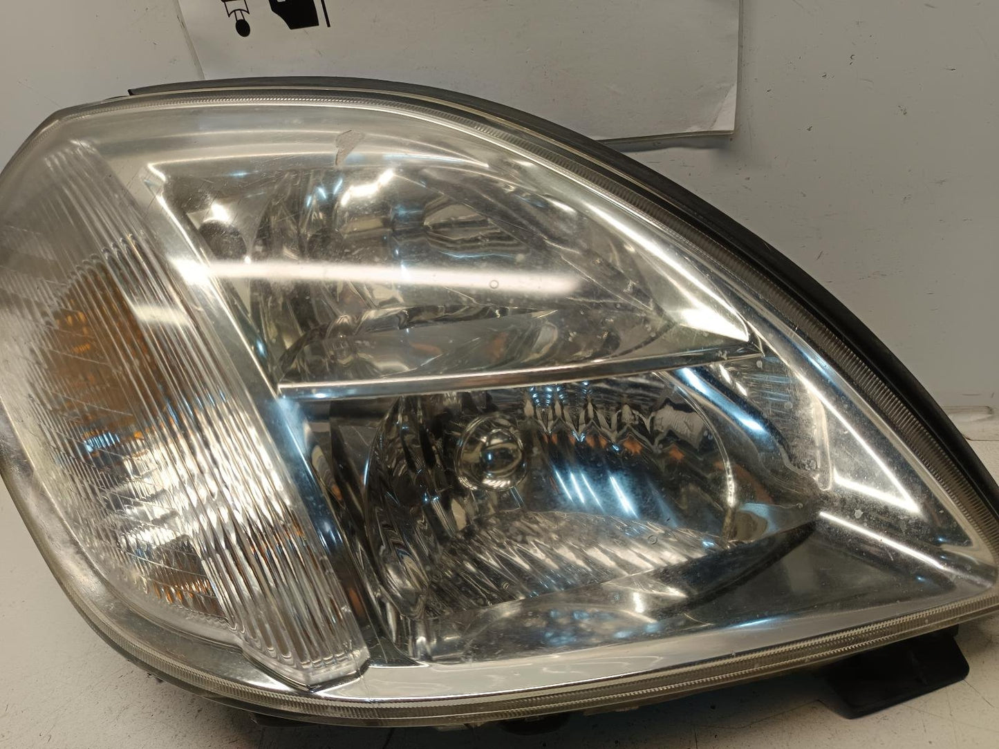 Feb 2002 to Dec 2005- Nissan Maxima J31- Right Headlight- Non Hid Type, Lens# 100-63740